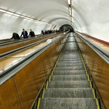 Эскалаторный наклон станции Маршал Баграмян