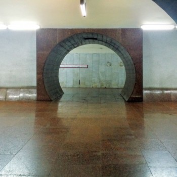 Арка в перронном зале станции «Зоравар Андраник»