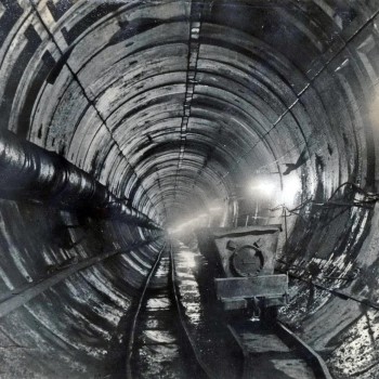 Перегонный тоннель от станции «Площадь Ленина»